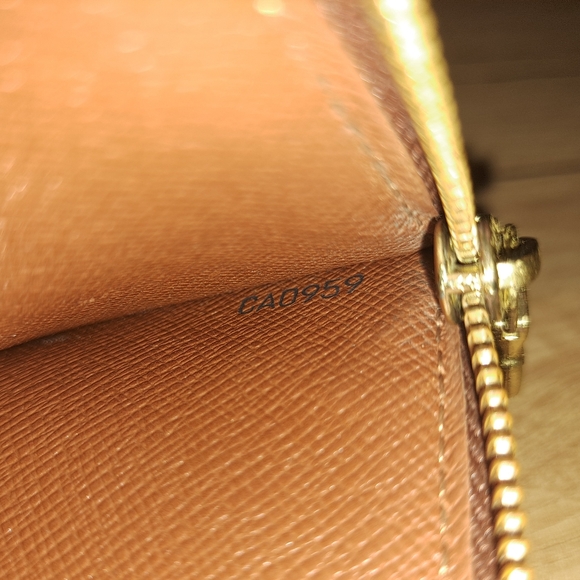 Louis Vuitton Sarah wallet - Picture 4 of 7